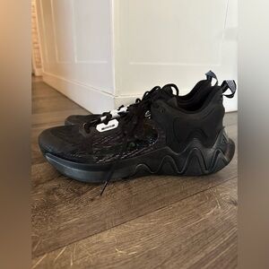 Nike Giannis Immortality 2 Black Holographic Swoosh 2022 Mens Size 10.5 As IS